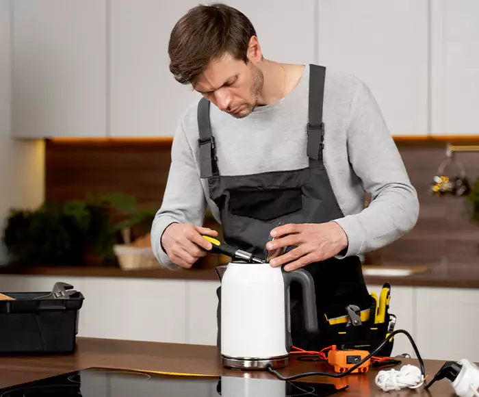 Skilled Blender Technicians: Your Small Appliance Repair Experts for Arlington, MA